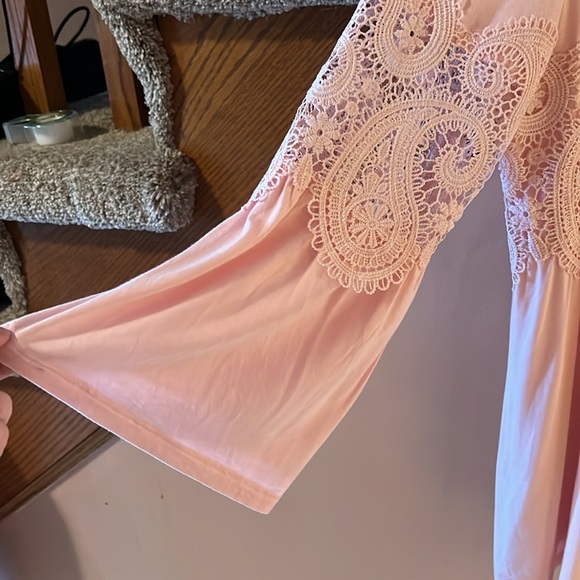 Gorgeous light pink scoop neck top by Spence. Size SP. - Picture 3 of 5